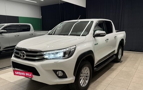 Toyota Hilux VIII, 2015 год, 3 350 000 рублей, 3 фотография