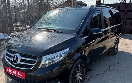 Mercedes-Benz V-Класс, 2014 год, 3 450 000 рублей, 2 фотография