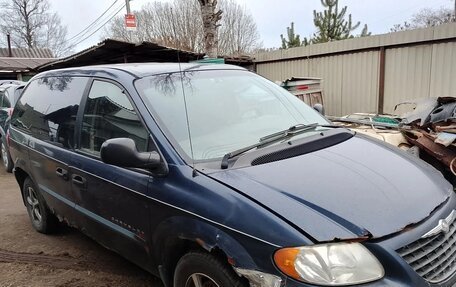 Chrysler Voyager IV, 2001 год, 175 000 рублей, 2 фотография