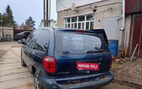 Chrysler Voyager IV, 2001 год, 175 000 рублей, 3 фотография