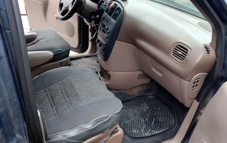 Chrysler Voyager IV, 2001 год, 175 000 рублей, 11 фотография