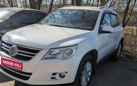 Volkswagen Tiguan I, 2011 год, 980 000 рублей, 2 фотография