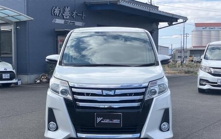 Toyota Noah III, 2017 год, 1 550 001 рублей, 2 фотография
