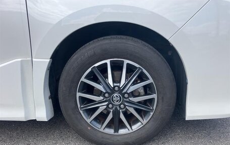 Toyota Noah III, 2017 год, 1 550 001 рублей, 11 фотография