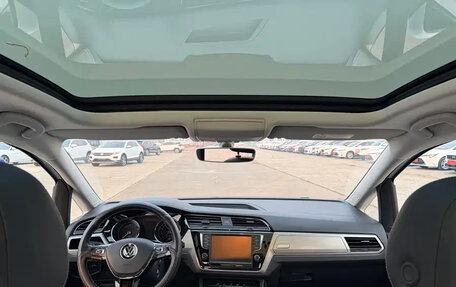 Volkswagen Touran III, 2023 год, 1 760 777 рублей, 8 фотография