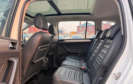 Volkswagen Touran III, 2023 год, 1 760 777 рублей, 12 фотография