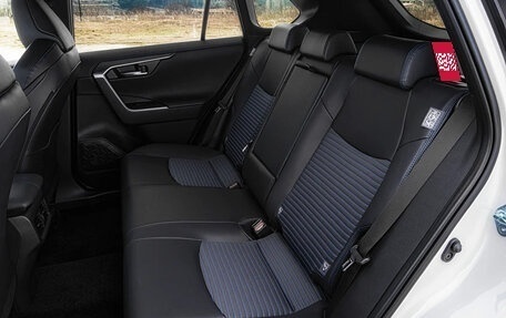 Toyota RAV4, 2026 год, 4 650 000 рублей, 8 фотография