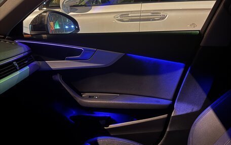 Audi A4, 2017 год, 1 950 000 рублей, 38 фотография