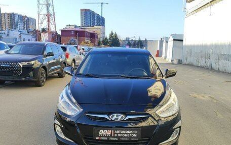 Hyundai Solaris II рестайлинг, 2013 год, 625 000 рублей, 3 фотография