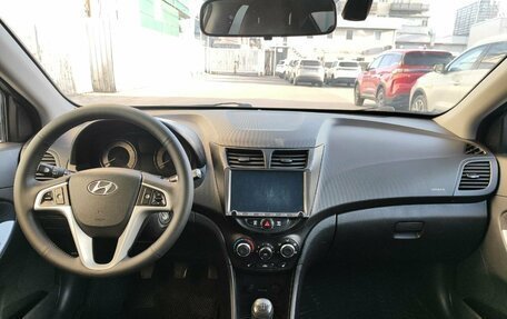 Hyundai Solaris II рестайлинг, 2013 год, 625 000 рублей, 12 фотография