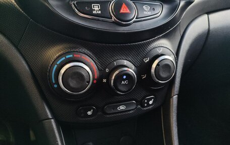 Hyundai Solaris II рестайлинг, 2013 год, 625 000 рублей, 17 фотография