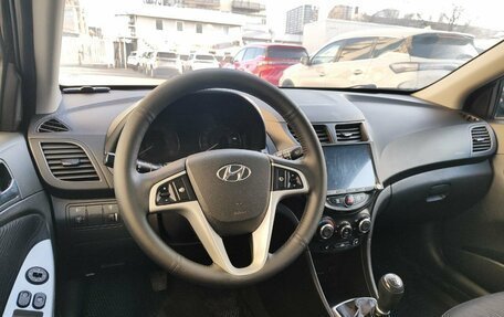 Hyundai Solaris II рестайлинг, 2013 год, 625 000 рублей, 11 фотография