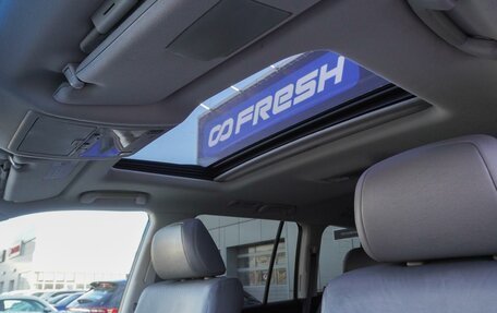 Toyota Land Cruiser 200, 2010 год, 2 940 000 рублей, 17 фотография