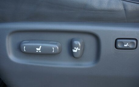 Toyota Land Cruiser 200, 2010 год, 2 940 000 рублей, 23 фотография