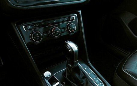 Volkswagen Tiguan II, 2018 год, 2 375 000 рублей, 9 фотография