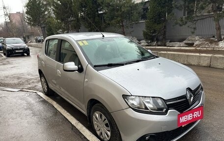 Renault Sandero II рестайлинг, 2015 год, 950 000 рублей, 3 фотография