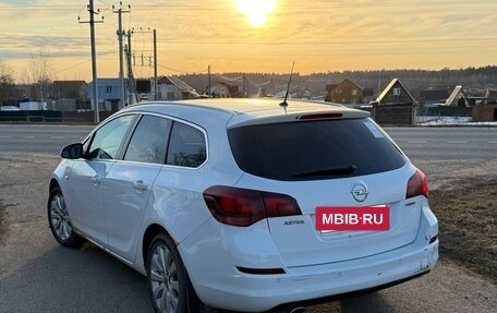 Opel Astra J, 2011 год, 465 000 рублей, 2 фотография