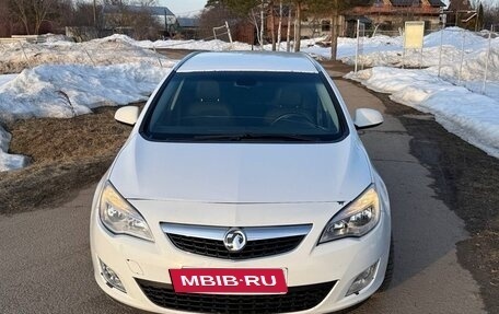 Opel Astra J, 2011 год, 465 000 рублей, 3 фотография