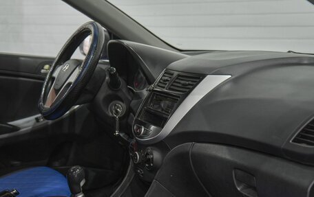 Hyundai Solaris II рестайлинг, 2011 год, 500 000 рублей, 10 фотография