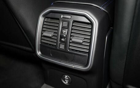 Porsche Macan I рестайлинг, 2025 год, 11 750 000 рублей, 36 фотография