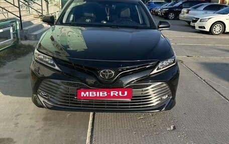 Toyota Camry, 2019 год, 2 750 000 рублей, 6 фотография