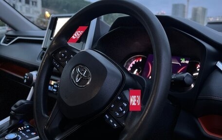 Toyota RAV4, 2020 год, 3 250 000 рублей, 6 фотография