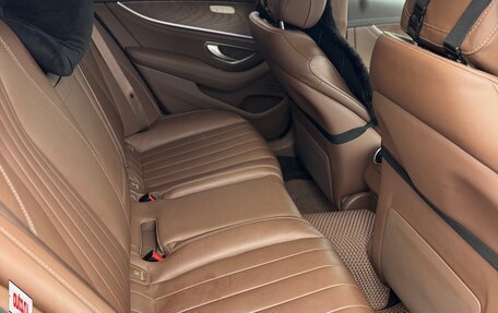 Mercedes-Benz E-Класс, 2020 год, 4 200 000 рублей, 19 фотография