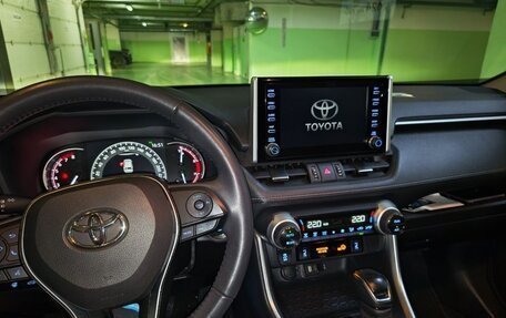 Toyota RAV4, 2021 год, 3 650 000 рублей, 5 фотография