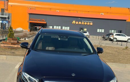 Mercedes-Benz E-Класс, 2019 год, 3 200 000 рублей, 8 фотография