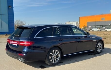 Mercedes-Benz E-Класс, 2019 год, 3 200 000 рублей, 3 фотография