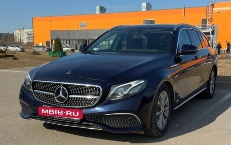 Mercedes-Benz E-Класс, 2019 год, 3 200 000 рублей, 2 фотография