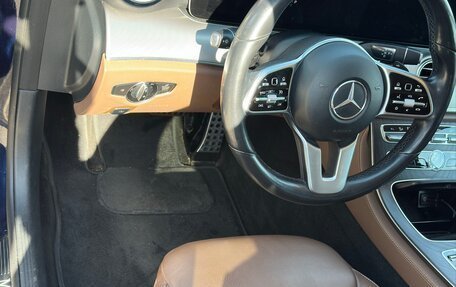 Mercedes-Benz E-Класс, 2019 год, 3 200 000 рублей, 13 фотография