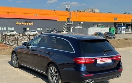 Mercedes-Benz E-Класс, 2019 год, 3 200 000 рублей, 6 фотография