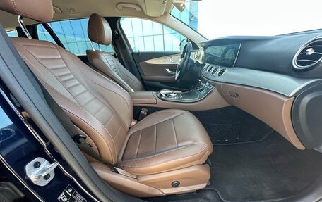 Mercedes-Benz E-Класс, 2019 год, 3 200 000 рублей, 22 фотография