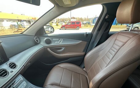 Mercedes-Benz E-Класс, 2019 год, 3 200 000 рублей, 16 фотография