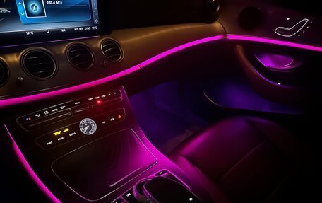 Mercedes-Benz E-Класс, 2019 год, 3 200 000 рублей, 32 фотография