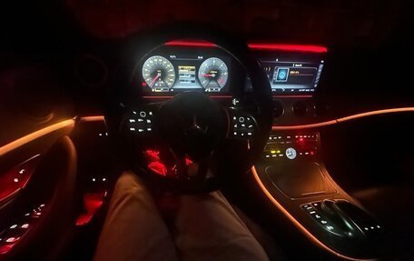 Mercedes-Benz E-Класс, 2019 год, 3 200 000 рублей, 31 фотография