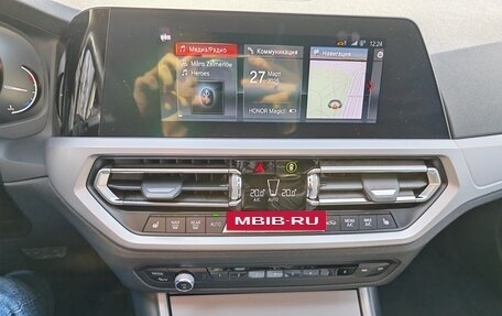 BMW 3 серия, 2019 год, 3 300 000 рублей, 11 фотография