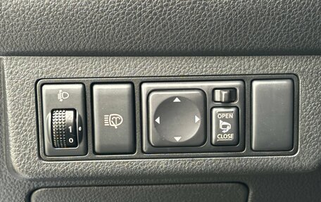 Nissan Tiida, 2011 год, 880 000 рублей, 21 фотография