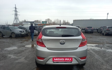 Hyundai Solaris II рестайлинг, 2013 год, 698 000 рублей, 5 фотография