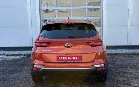 KIA Sportage IV рестайлинг, 2020 год, 2 300 000 рублей, 4 фотография