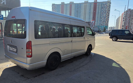 Toyota HiAce H200, 2005 год, 2 700 000 рублей, 7 фотография