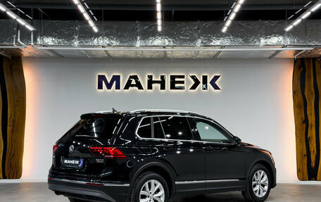 Volkswagen Tiguan II, 2018 год, 2 699 000 рублей, 6 фотография