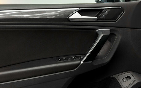 Volkswagen Tiguan II, 2018 год, 2 699 000 рублей, 15 фотография