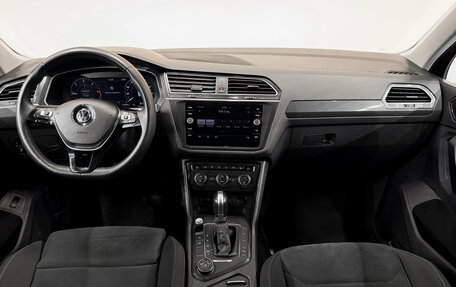 Volkswagen Tiguan II, 2018 год, 2 699 000 рублей, 14 фотография