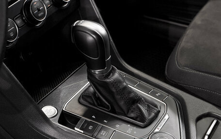 Volkswagen Tiguan II, 2018 год, 2 699 000 рублей, 11 фотография