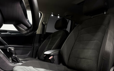 Volkswagen Tiguan II, 2018 год, 2 699 000 рублей, 16 фотография