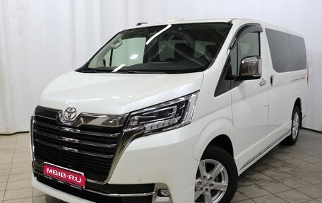 Toyota HiAce H300, 2019 год, 5 799 000 рублей, 1 фотография