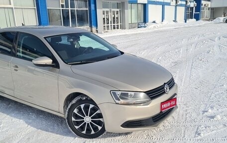 Volkswagen Jetta VI, 2013 год, 940 000 рублей, 1 фотография