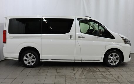 Toyota HiAce H300, 2019 год, 5 799 000 рублей, 7 фотография